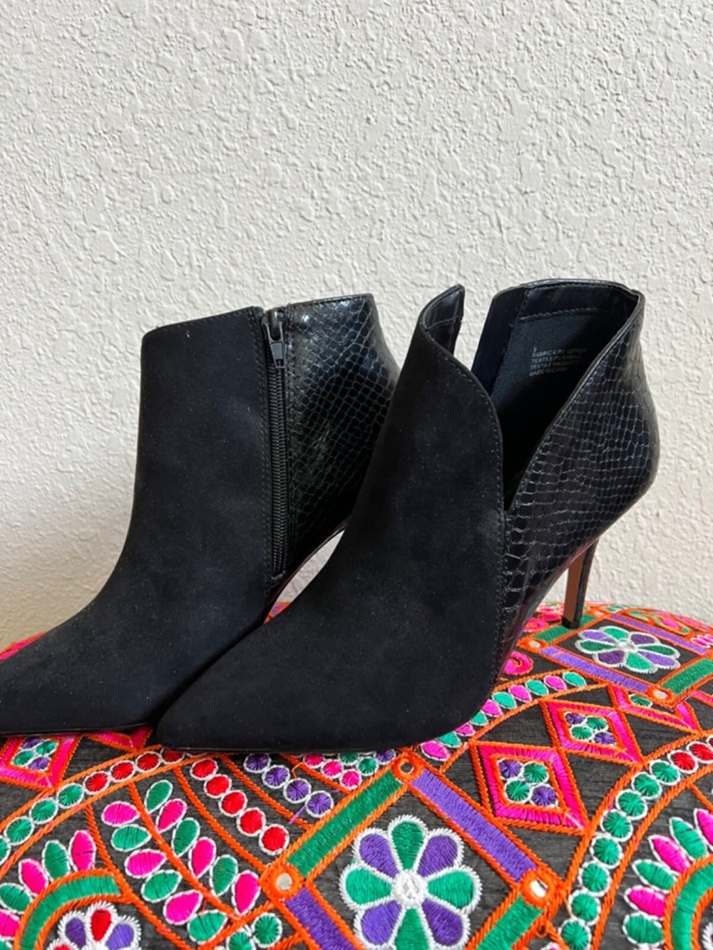 Express Sexy Ankle Boot Black Cut Out Bootie Suede and Snake Skin Size 9
